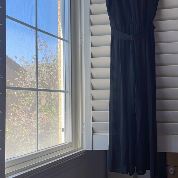 Jumper size M sleeveless belt waist, Sexy V neck, lining inside shorts - Picture 10 of 16